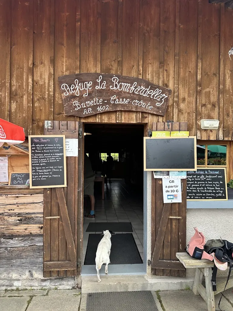 Thomas Brousse Perso_Refuge de la Bombardellaz_Grand-Bornand_review