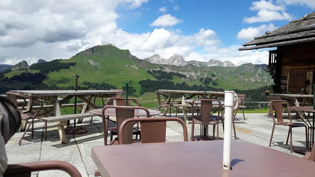 Refuge de la Bombardellaz_Grand-Bornand_slider_image_1