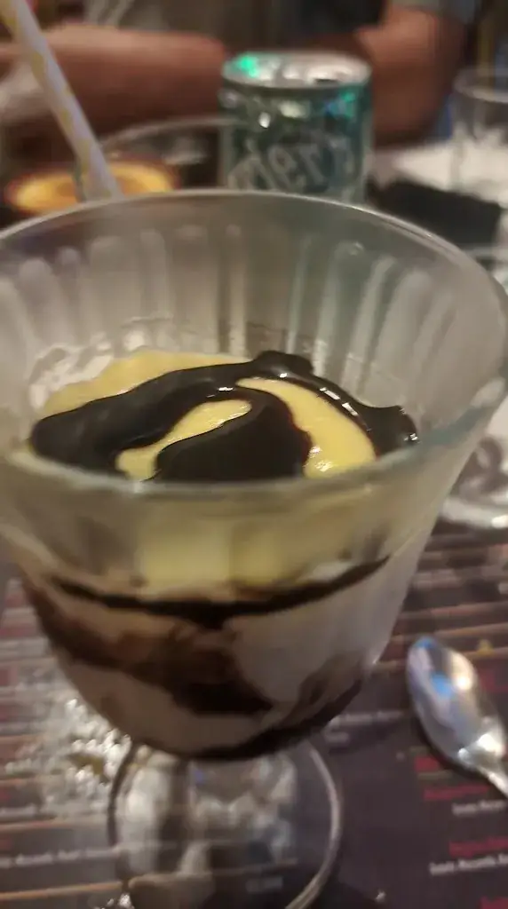 Zohra Belarbi_AZURA Restaurant_Gaillac_recensione