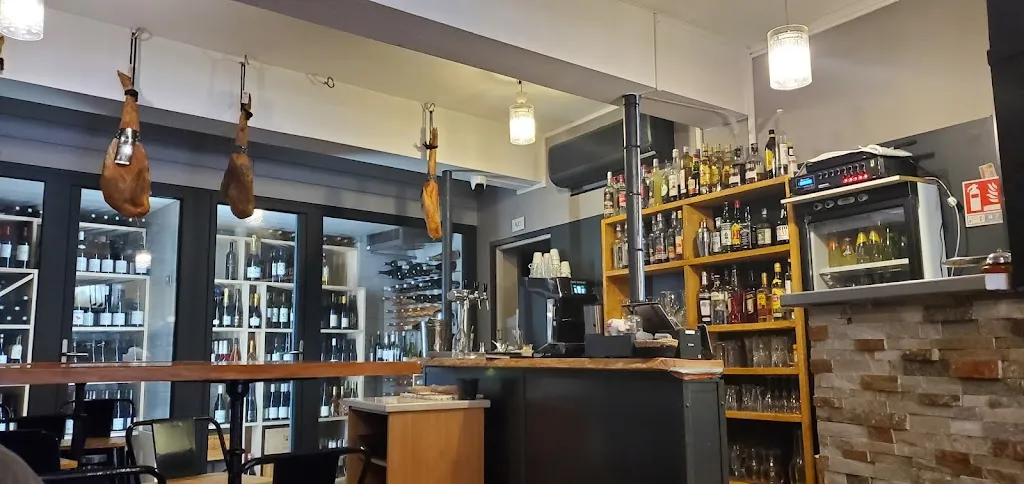 Leian P_Los Amigos_Gaillac_review