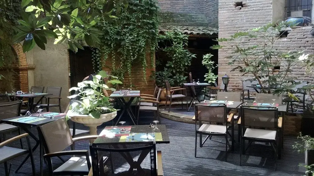 Le Romuald_Lisle-sur-Tarn_slider_image_1