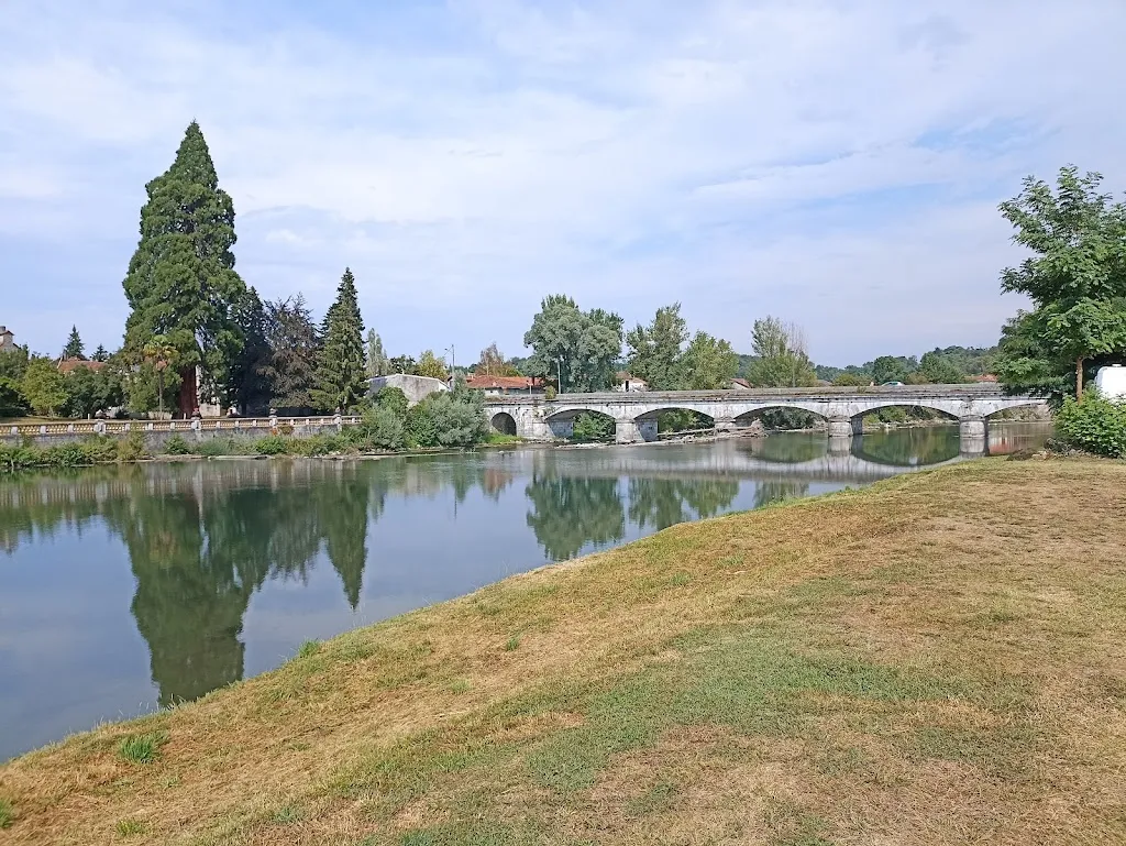 Le 31 | Hôtel Bar Restaurant_Gourdan-Polignan_slider_image_3