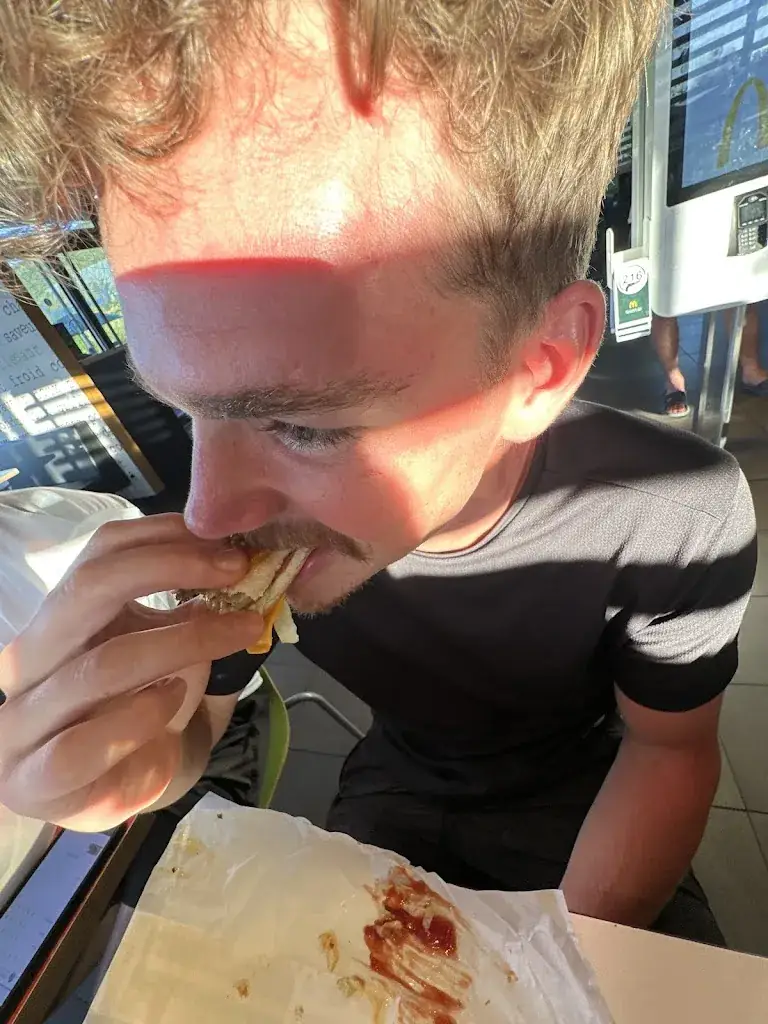 shreddin_some _pow_McDonald's_Gourdan-Polignan_review