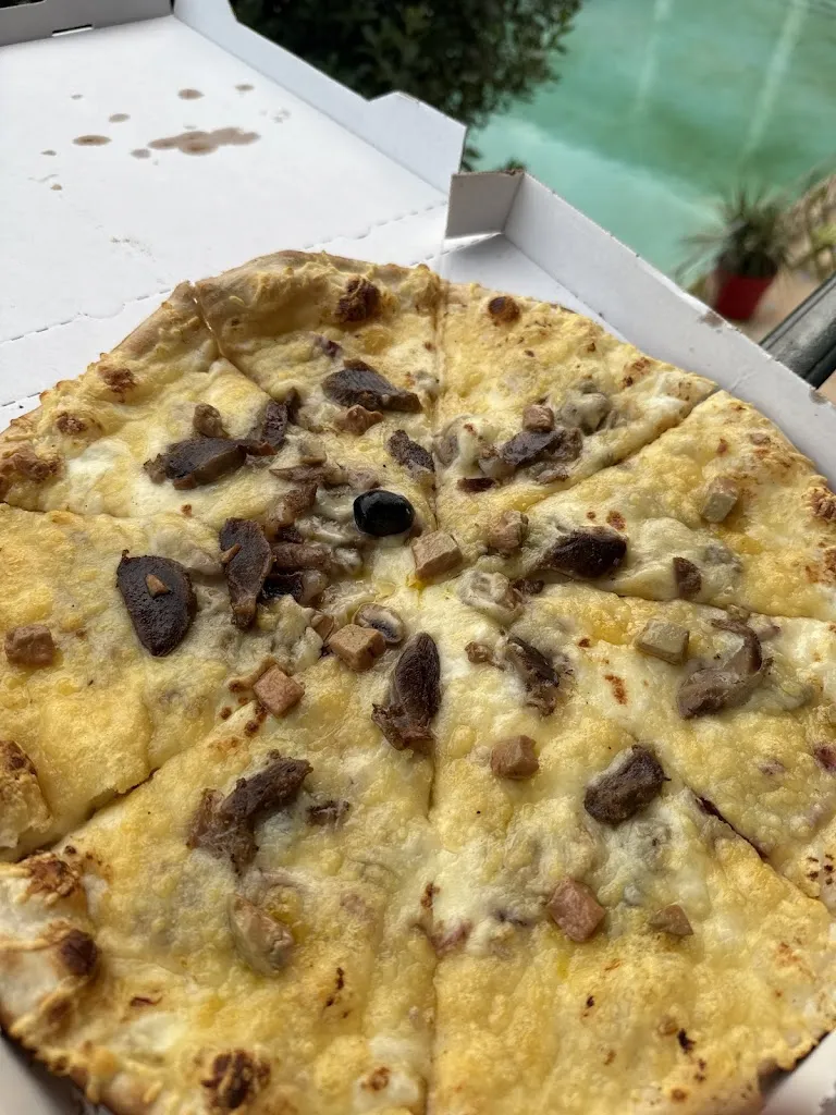 Oye Pizza_Gimont_slider_image_3