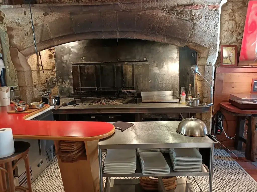 Auberge du Rantaures restaurant in Lussan