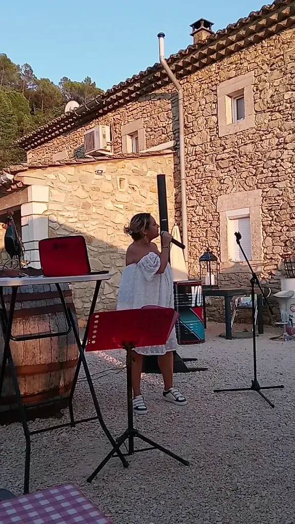 L AUTHENTIK GUINGUETTE_Goudargues_slider_image_2