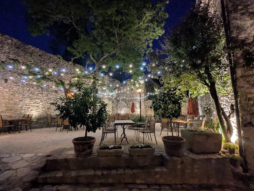 Paul Mellor_Logis hôtel Le Clos des Sullys_Montclus_review