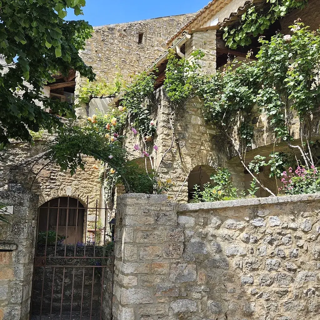 Ceze Grand Rue_Roque-sur-Cèze_slider_image_3