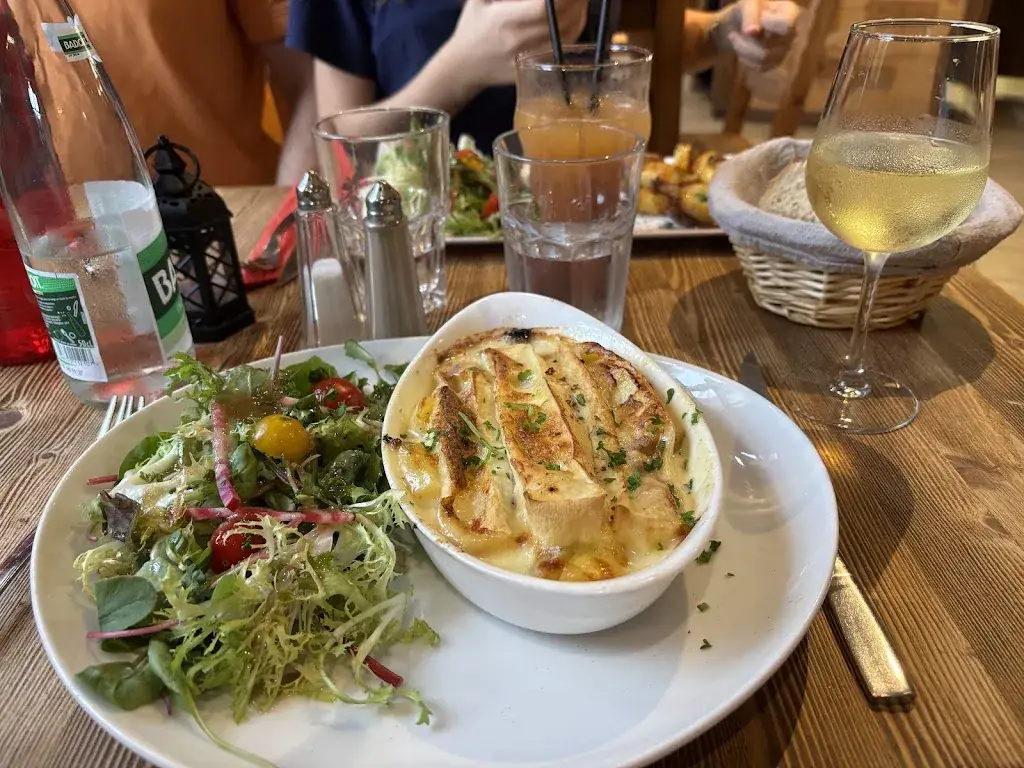 Le Refuge des Loups Restaurant_Houches_slider_image_3