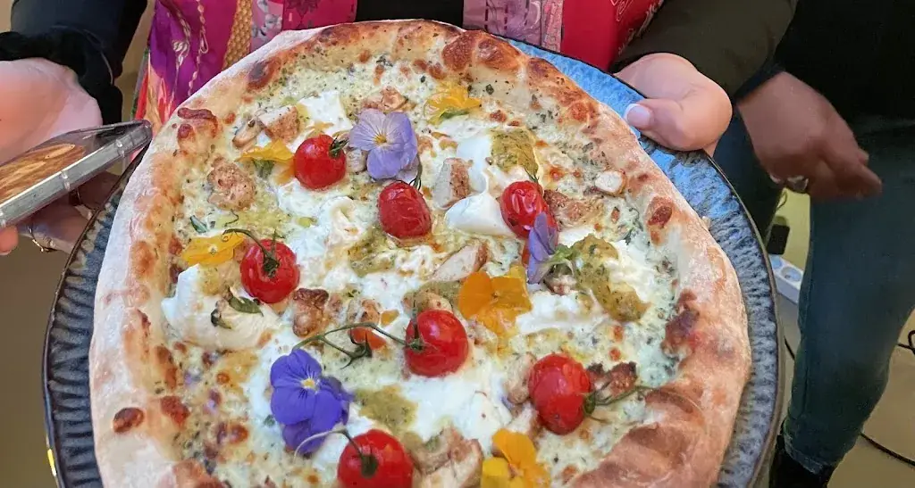 Yasmine Boudaoui_Comme Avant_Graulhet_review