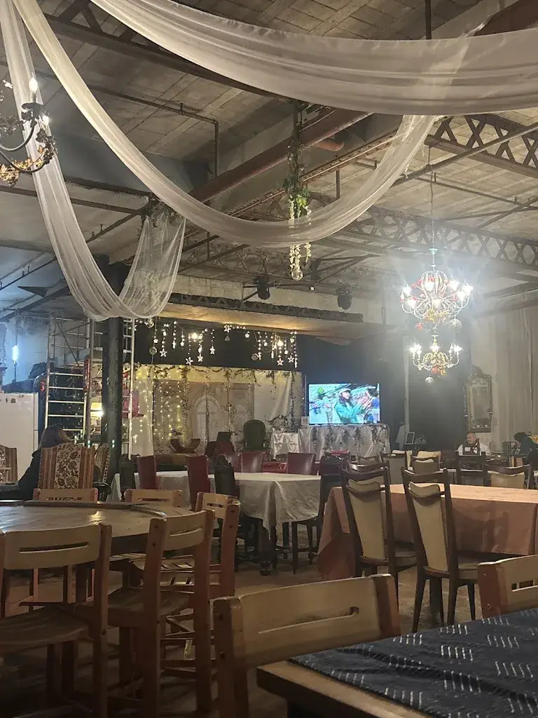 Manon Lrcq_El Baraque à frites_Graulhet_review