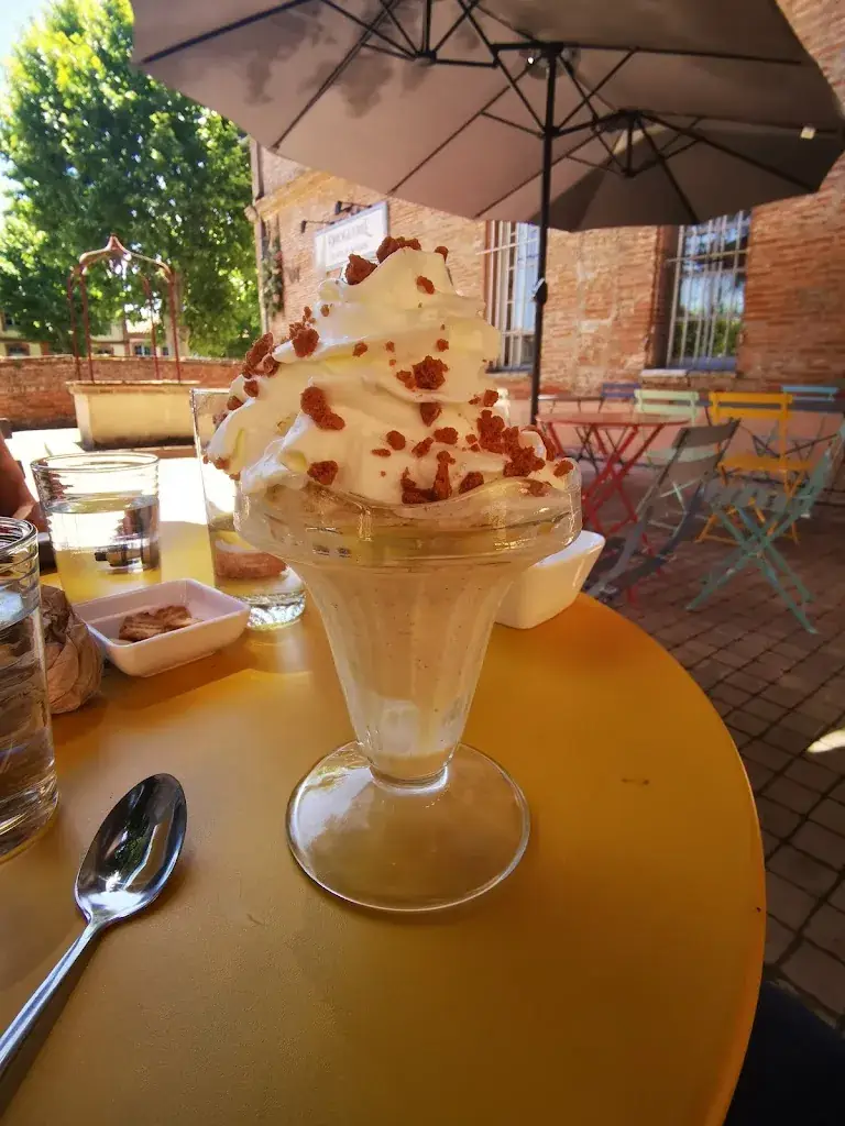 Jean-Jacques Oustryc_La Fée Maison_Grenade_review