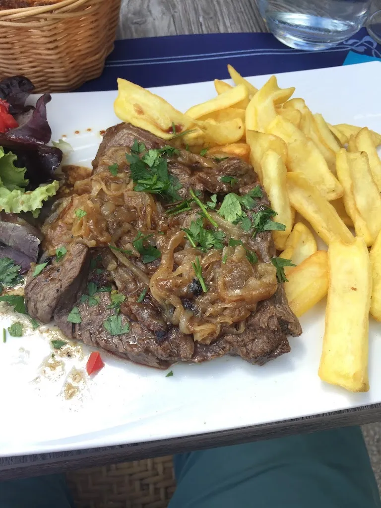 Les Quatre Filles_Le Central_Gourdon_review