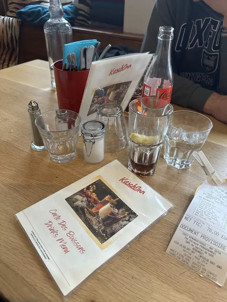 Yuri Avdijevski _Kitsch Inn_Houches_review