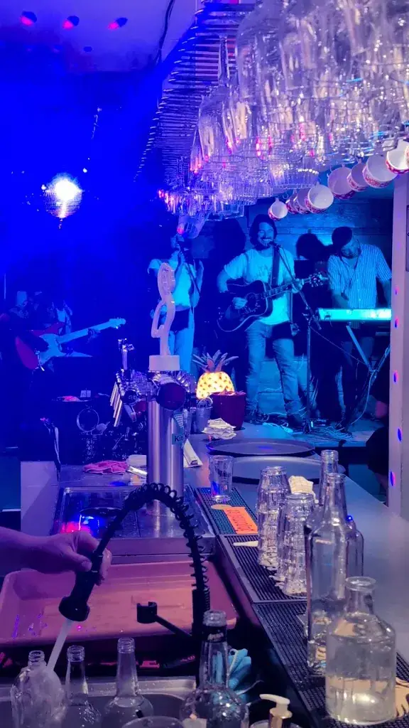 Kitsch Inn_Houches_slider_image_2