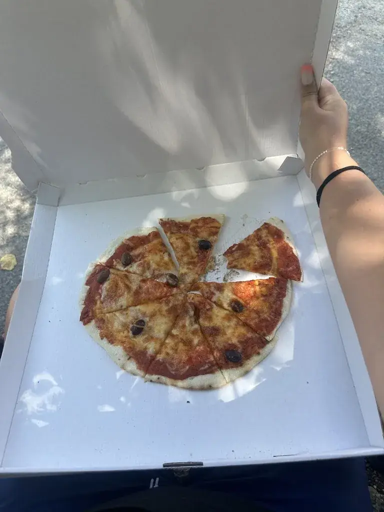 Kayliah Janusz_Restaurant snack le saut du Loup_Gourdon_review