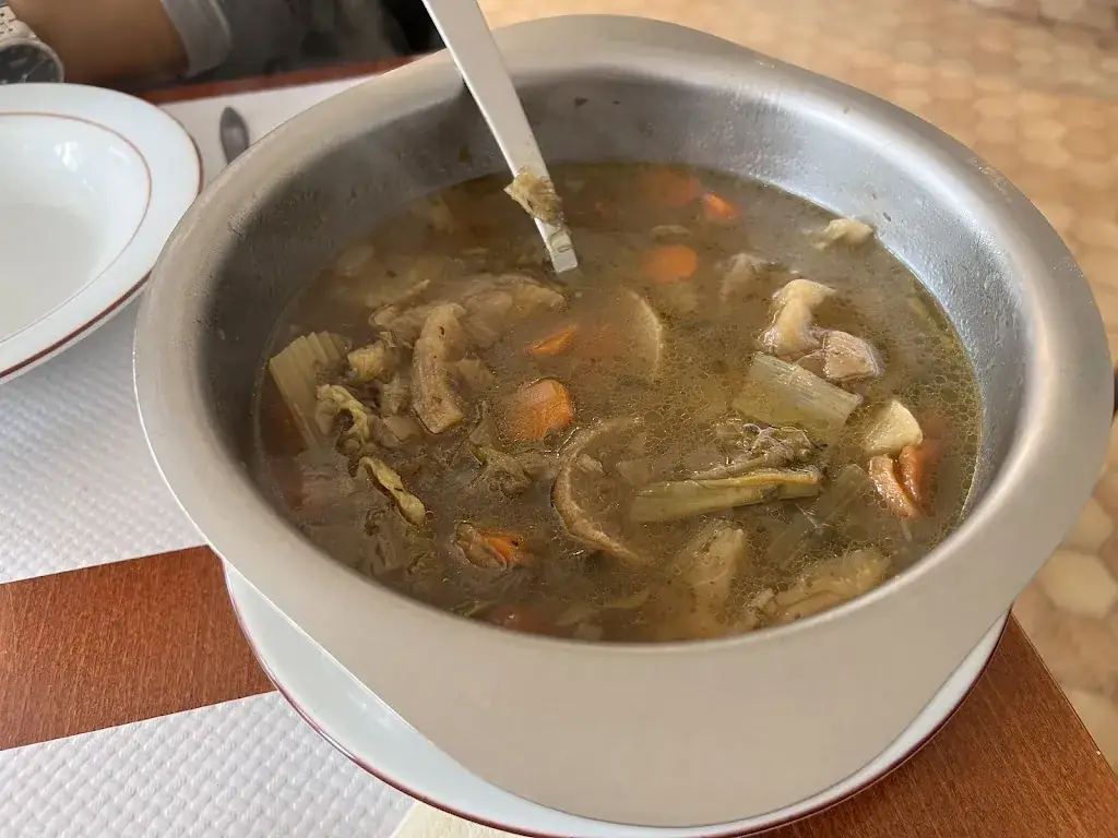 Menu_Hôtel Des Pyrénées_Laloubère_immagine_7