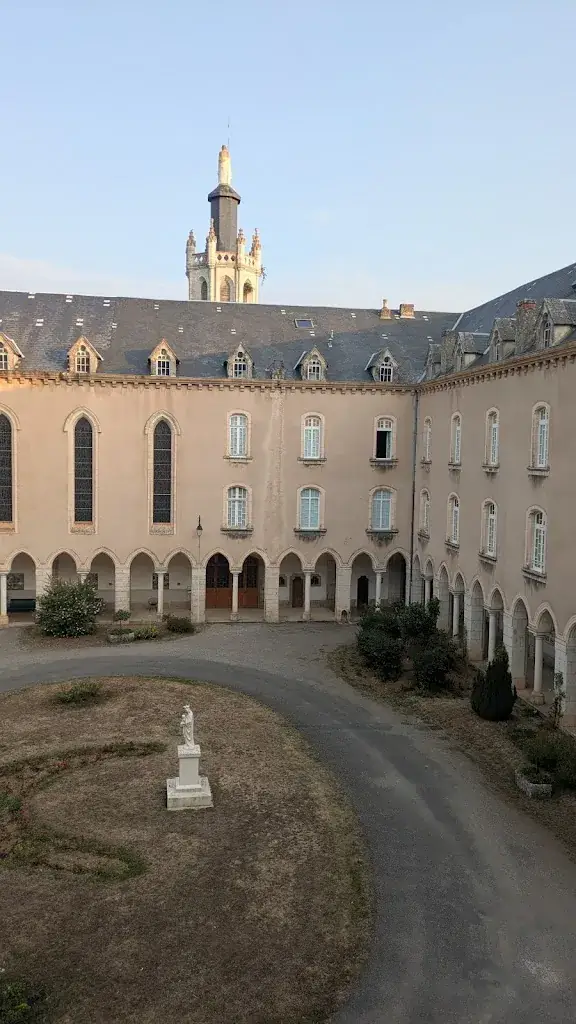 Nausicaa Girard_Hotel Restaurant Le Grand Couvent Gramat_Gramat_review