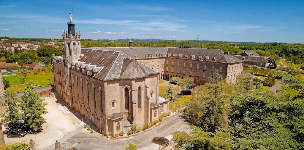 Hotel Restaurant Le Grand Couvent Gramat restaurant in Gramat