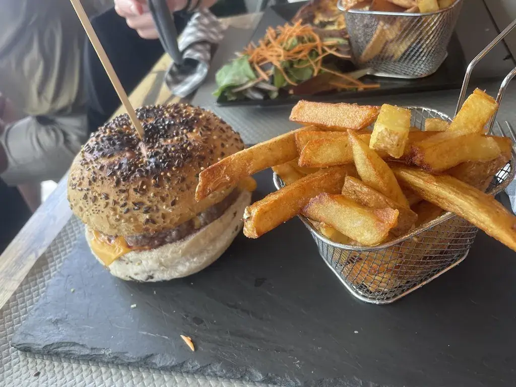 Cécile Robert_la belle adresse_Gruissan_review