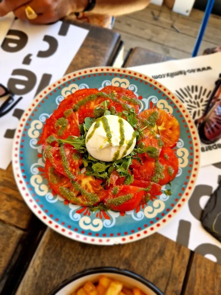 Indigo Nolan_Le Paparazzo_Gruissan_review