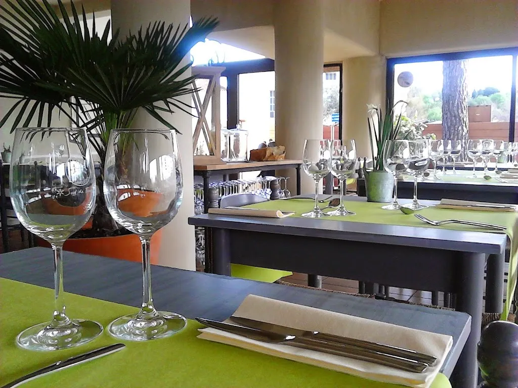 Aux Deux Oliviers restaurant in Gruissan