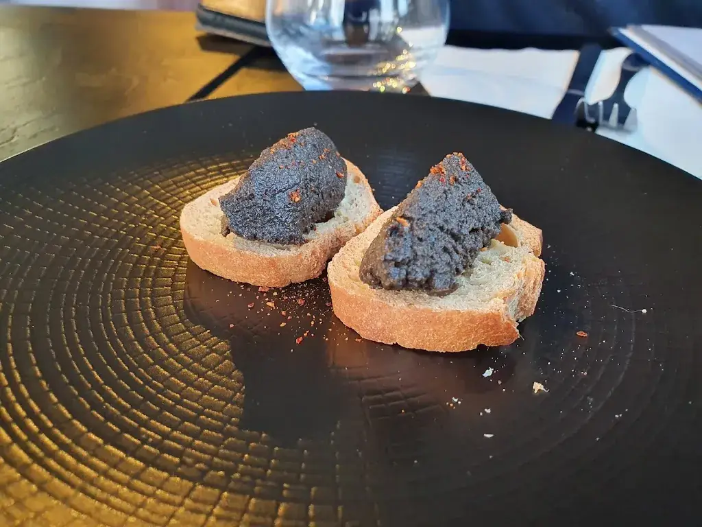 Melody Ma_LES EFFLUVES SALINS_Gruissan_review