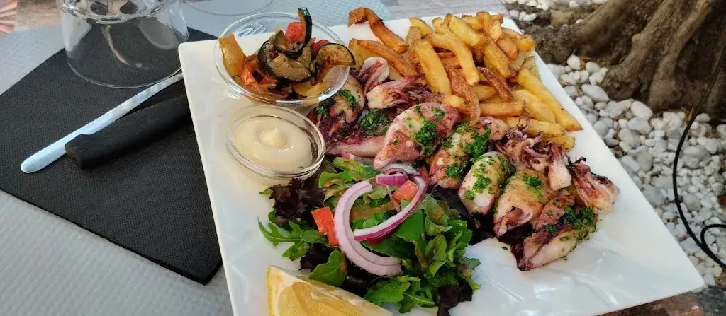 le square_Ille-sur-Têt_slider_image_2