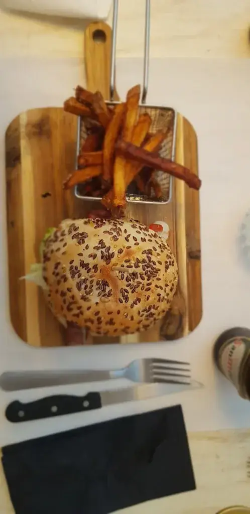 Ju lien_Entre Amis_Ille-sur-Têt_review