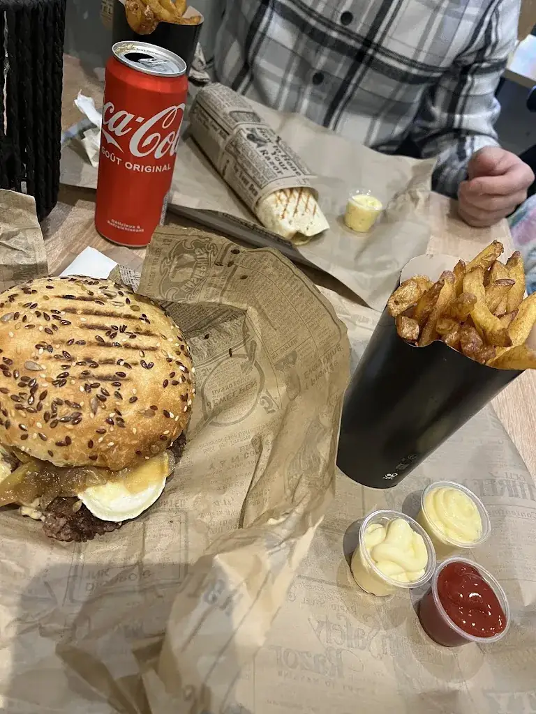 L&M Burger_Ille-sur-Têt_slider_image_3