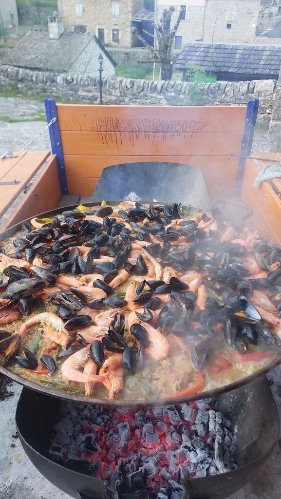 Le Moulin d'Auxillac : Restaurant (à 2 pas de la sortie de l'A75 !), bar, Hébergement. Au cœur d'un hameau de la Canourgue !_Canourgue_slider_image_2