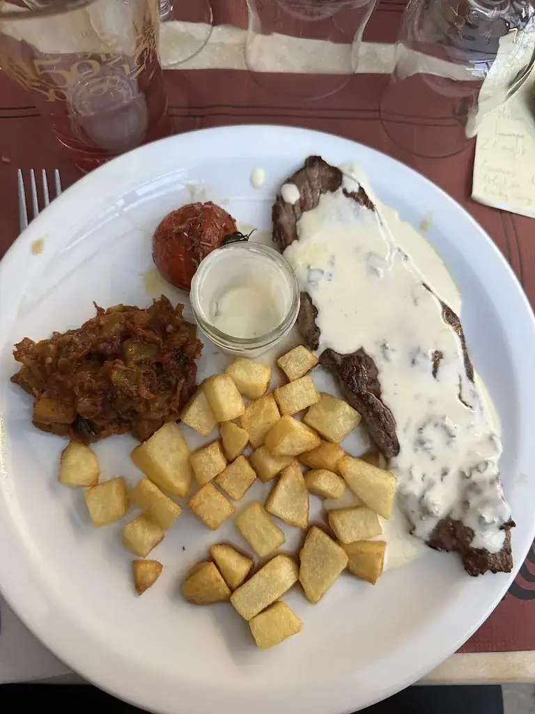 Maéva Jouot_Logis Hôtel le Portalou_Canourgue_review