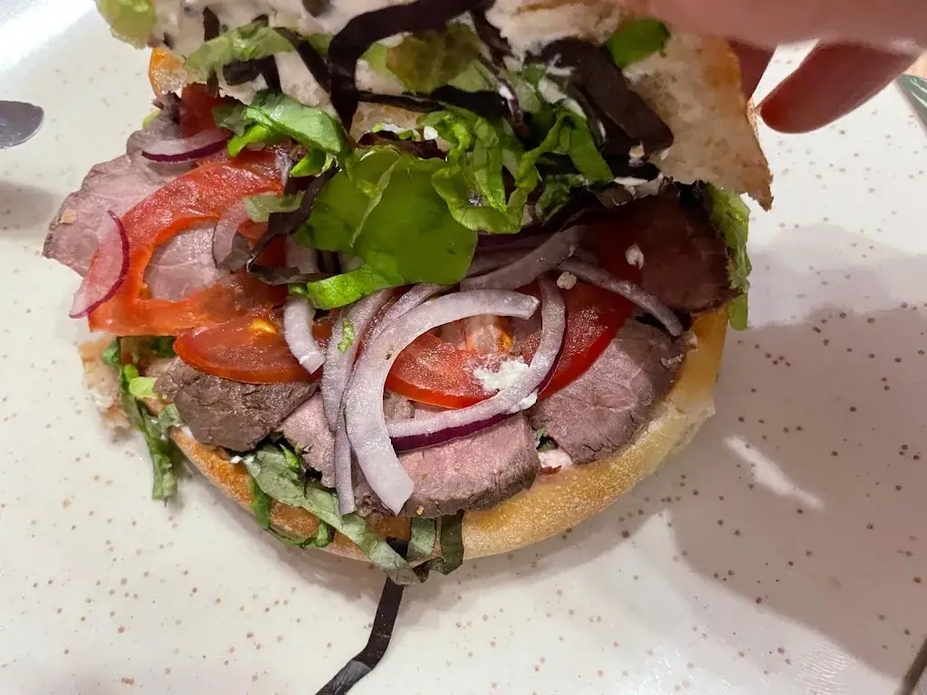 Isa Seranne_Sandwichs & Chantilly_Canourgue_review