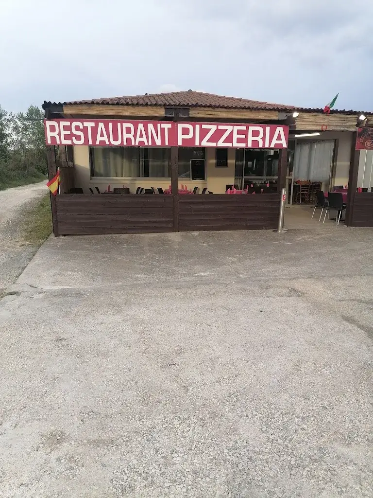 Pizzeria restaurant That's Amore_Calmette_slider_image_1