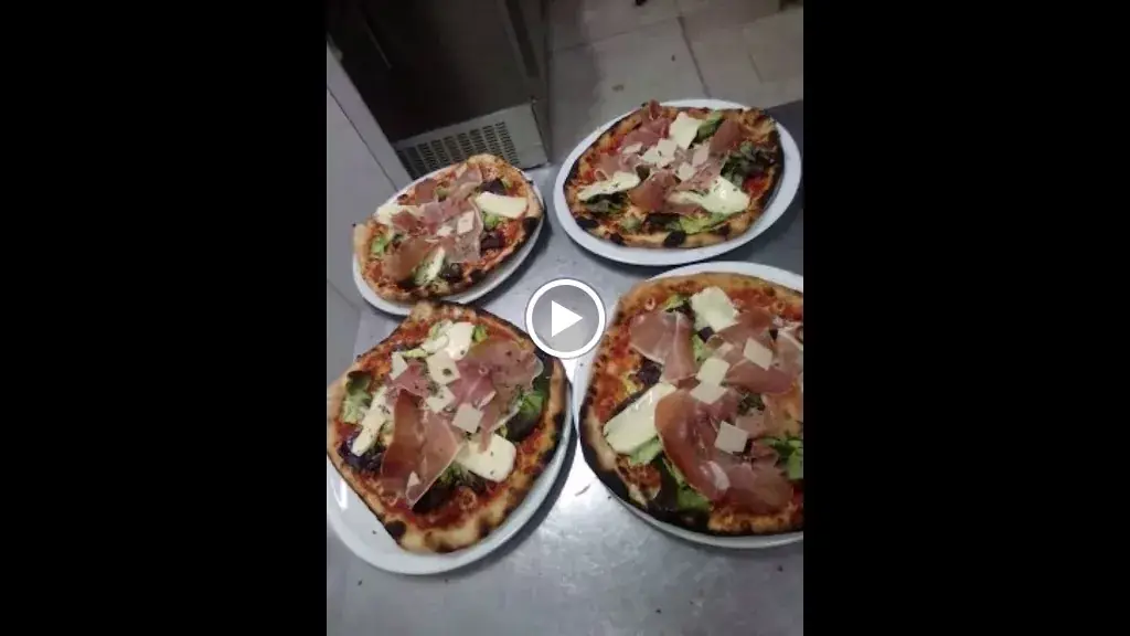 Pizzeria restaurant That's Amore_Calmette_slider_image_2