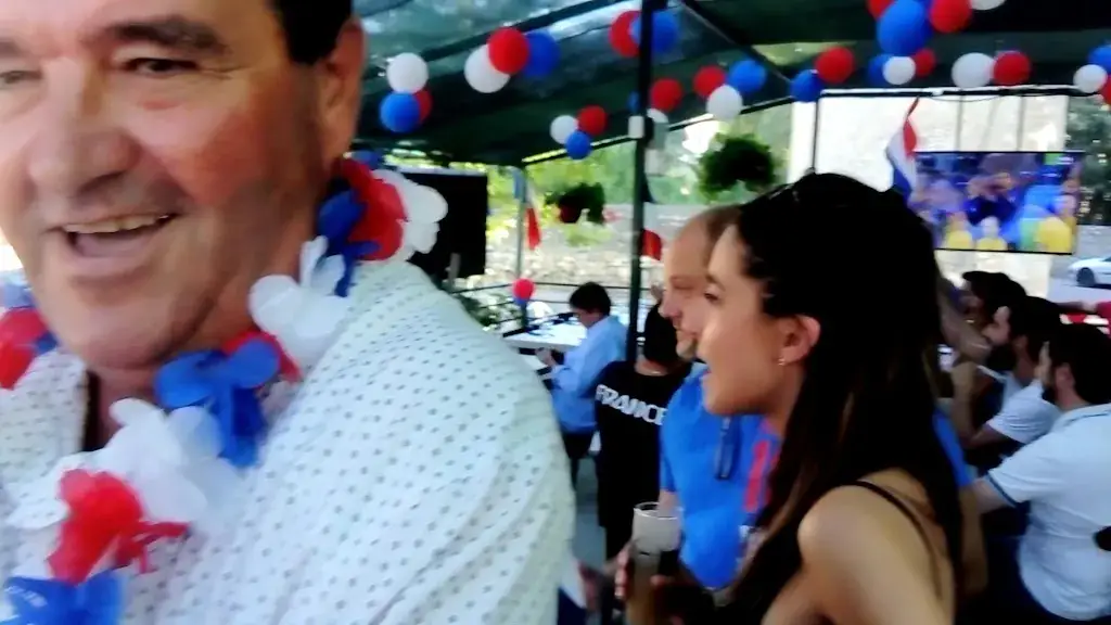 GUINGUETTE DE DIONS CHEZ ROBERT_Dions_slider_image_2