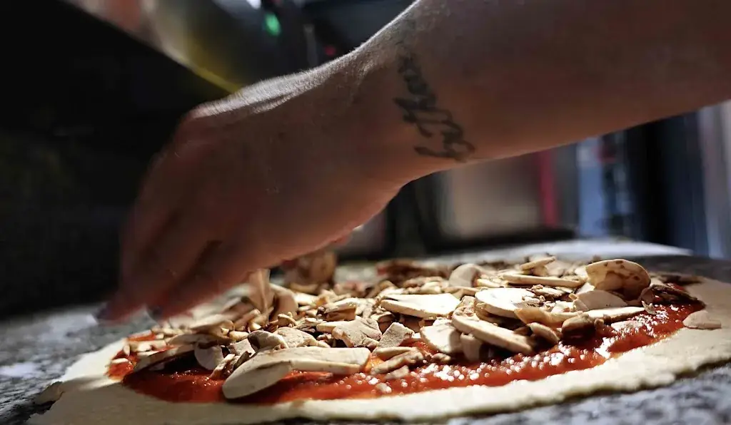 Menu_DISTRIBUTEUR PIZZA à La Calmette24/24 Di Lorenzo pizza_Calmette_immagine_3