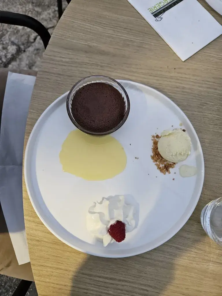 Anouck V_La Bergerie_Garrigues-Sainte-Eulalie_review