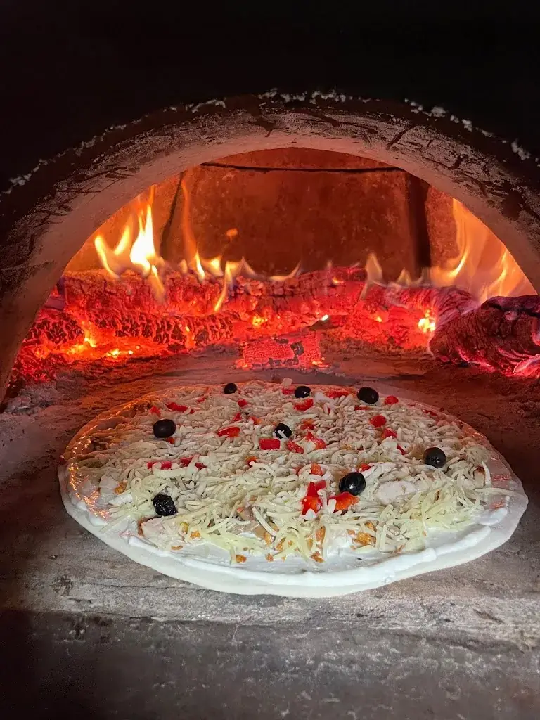 Pizza chez samy_Calmette_slider_image_2