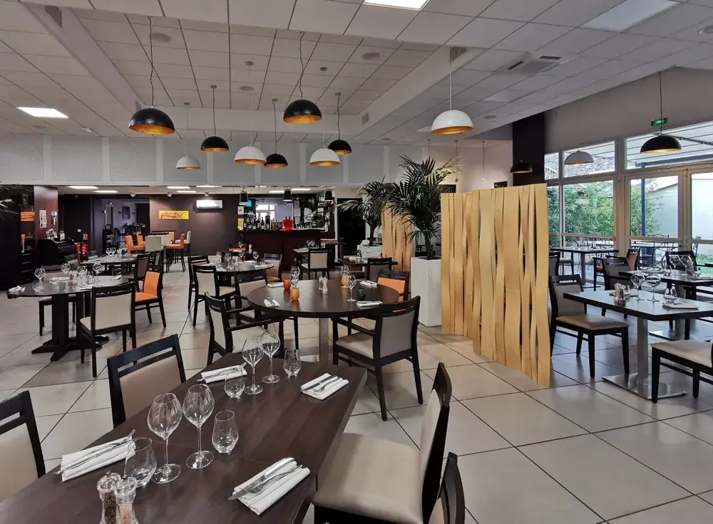 Restaurant de la Poste L'envolée Restaurant in Cavalerie