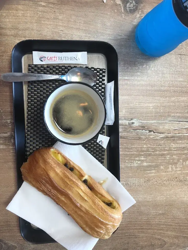 Milan Thapa_Le Fournil des Cardabelles - Boulangerie, Pâtisserie, Snacking_Cavalerie_review