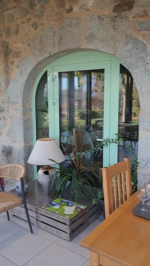 Logis Hôtel l'instant Mont le Viaur_Saint-André-de-Najac_slider_image_2