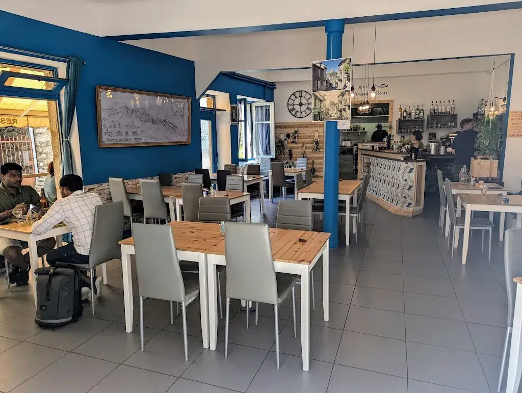 Brian Kennan_L'insolite_Najac_review