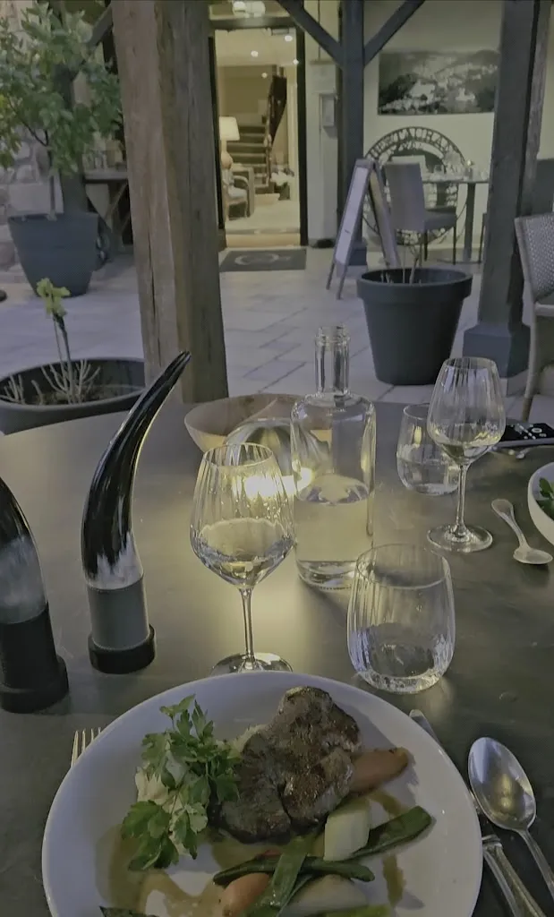 Restaurant l'Oustal del Barry_Najac_slider_image_2