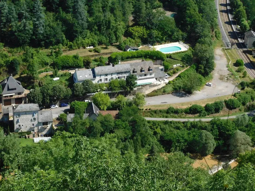 john hodge_LOGIS HOTEL BELLE RIVE_Najac_review