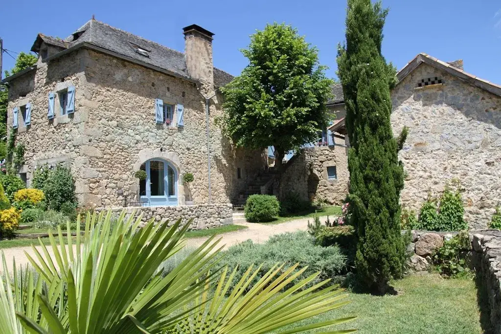 La Maison d'Emile chambres d’hôtes et Gîte en Aveyron_Fouillade_slider_image_1
