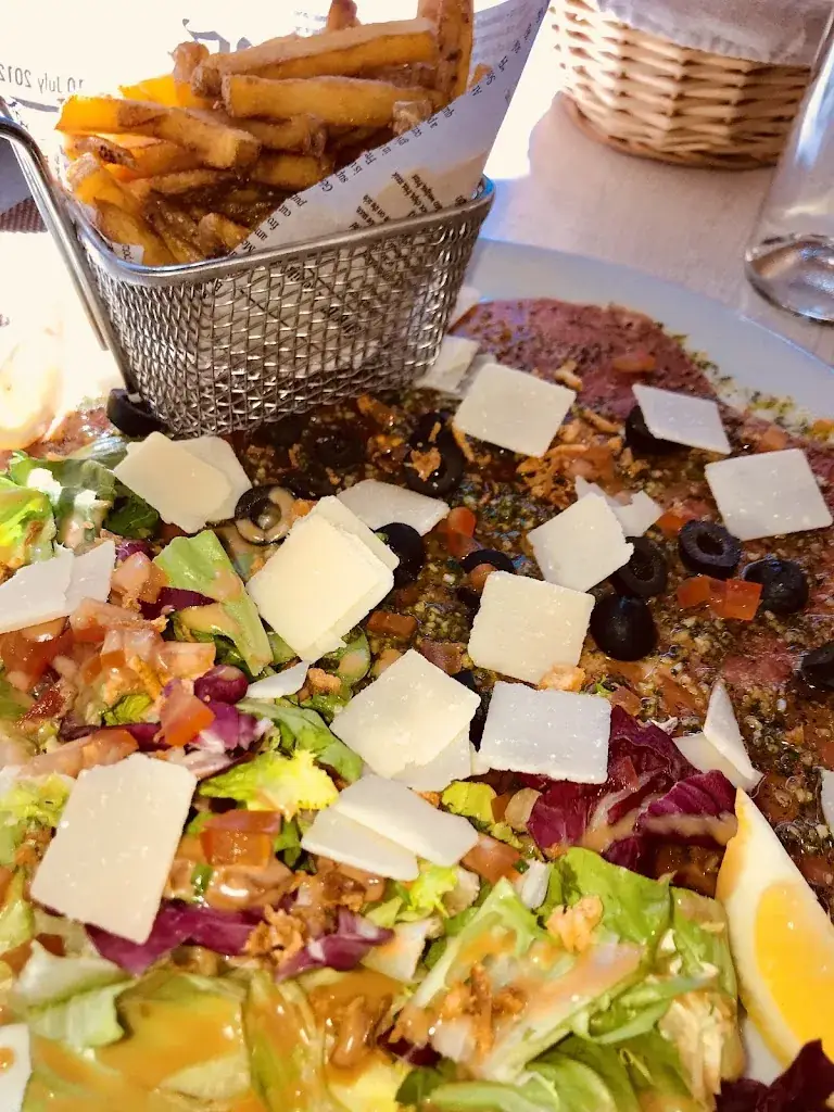 Jens_Café National_Palme_review