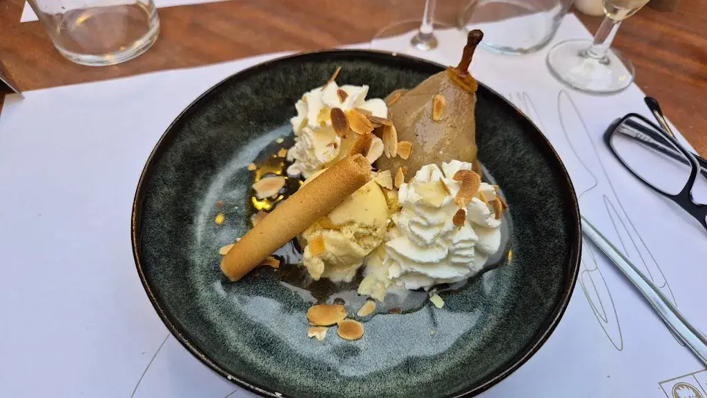 Martin Schmidt-Prange_Café National_Palme_review