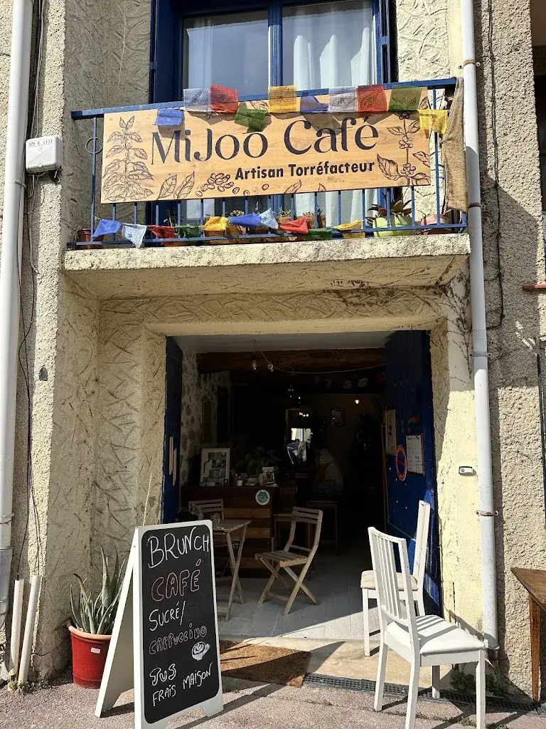 Pete Davis_MiJoo Café_Palme_review