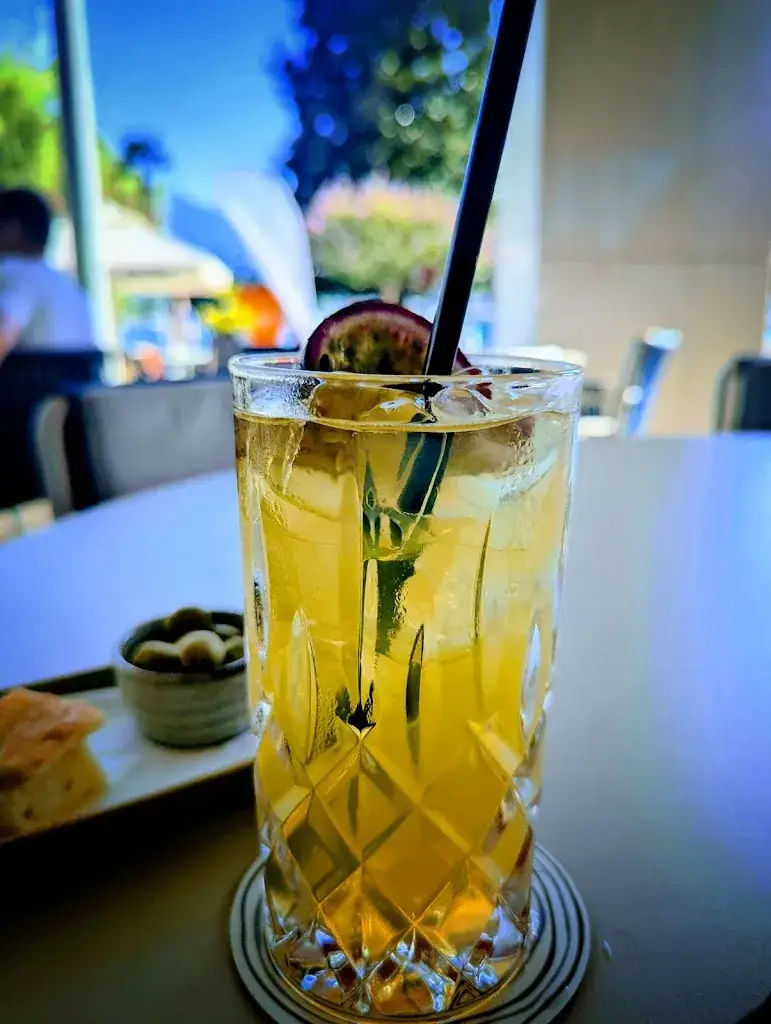 Holly Taylor_Ristorante La Palma_Muralto_review